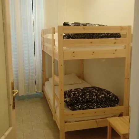 Varese Guest House-3