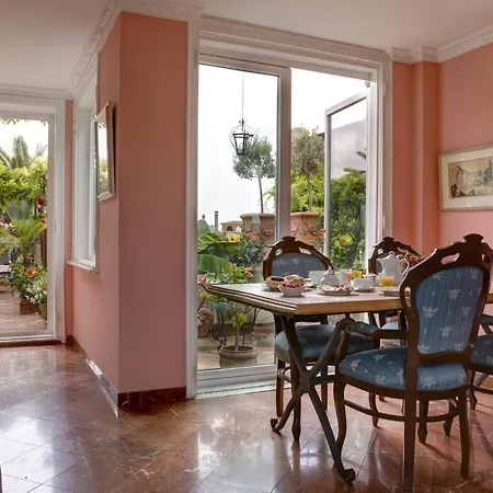 Episcopo Lipinsky Luxury Suites-2
